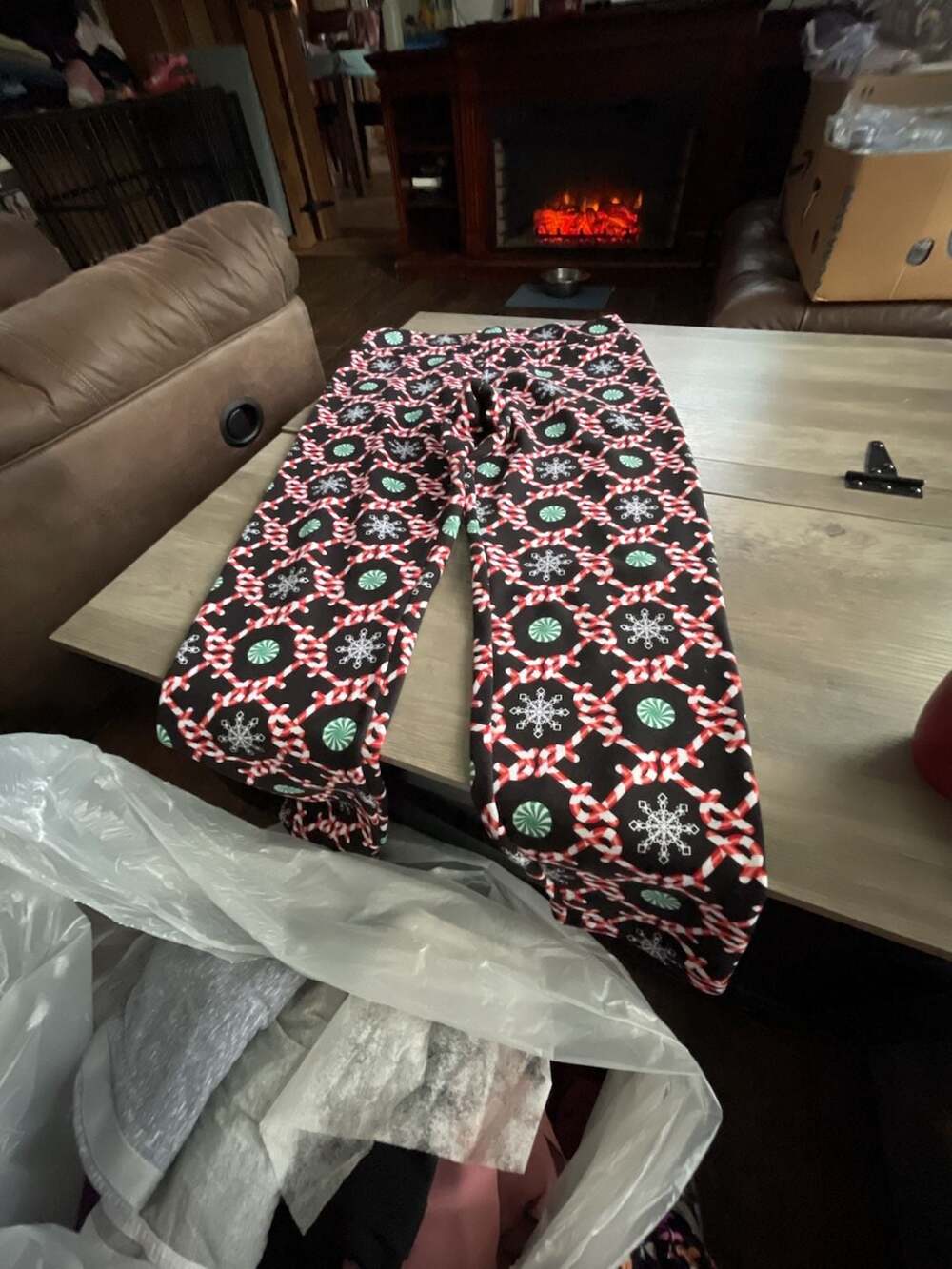 #D14 No Boundaries Christmas Lounge Pants XL/XG 15-17 Candy Cane